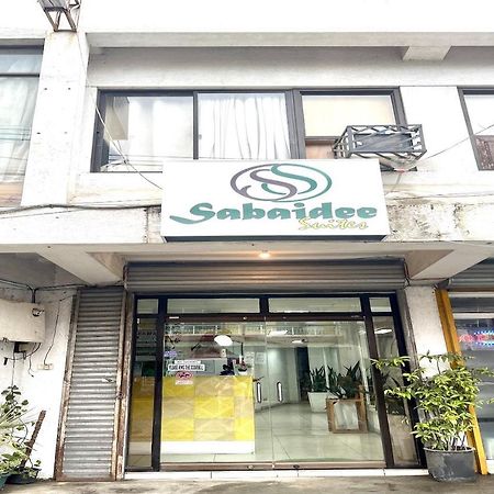 Oyo 910 Sabaidee Suites Mandaue Kültér fotó