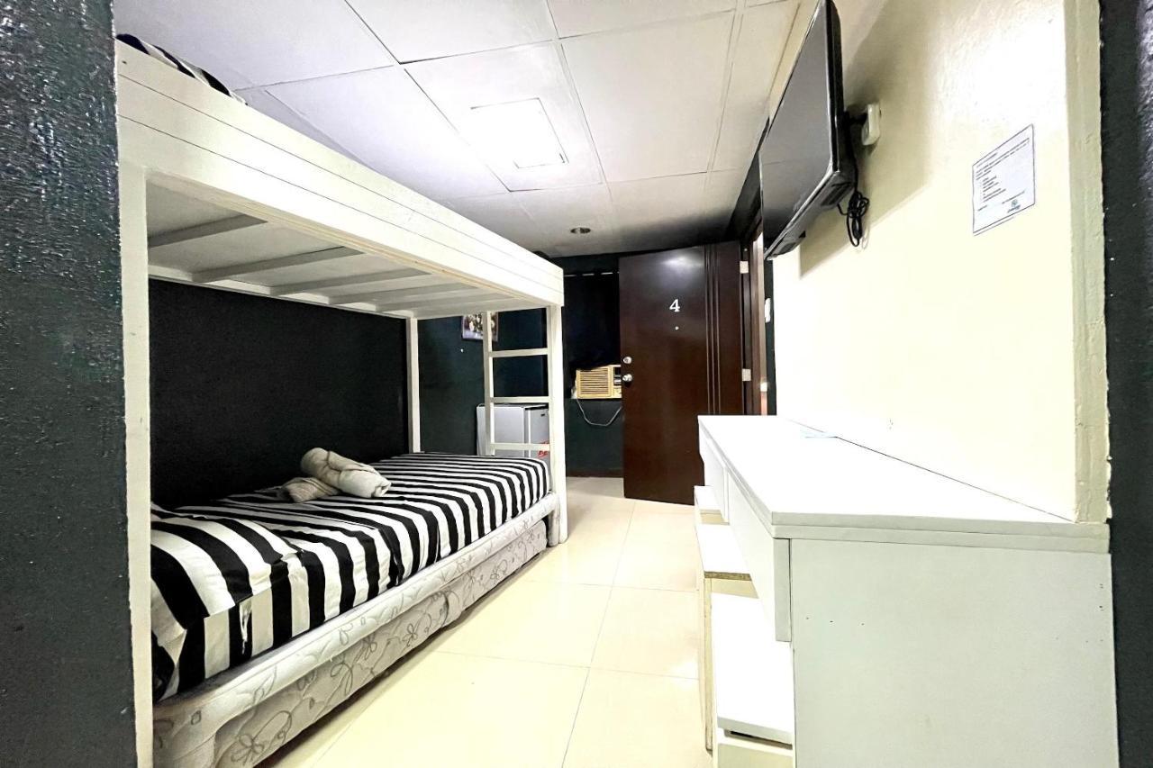 Oyo 910 Sabaidee Suites Mandaue Kültér fotó