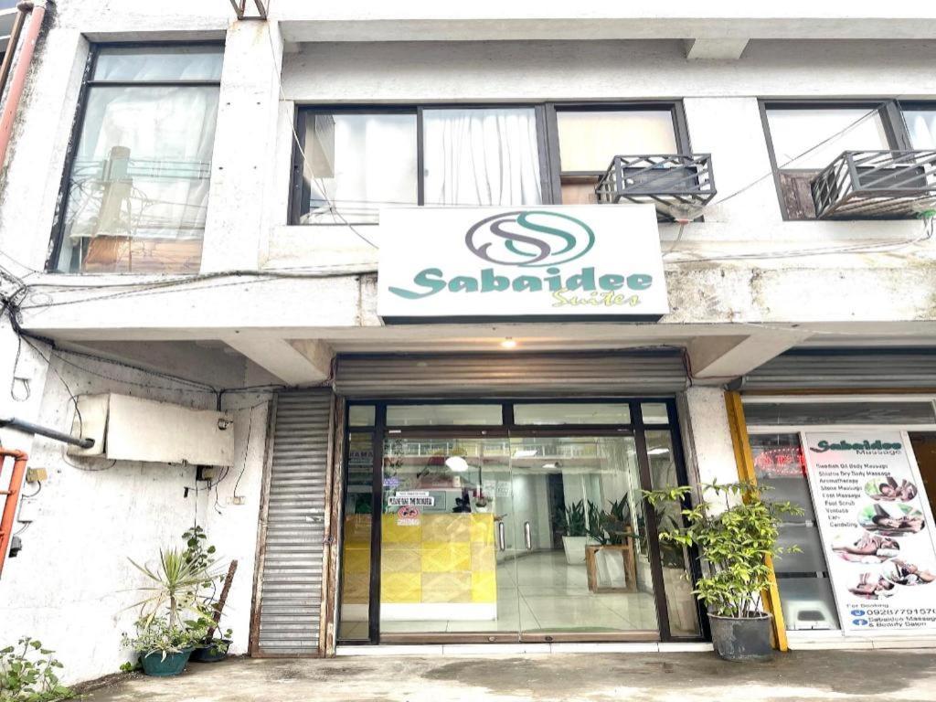 Oyo 910 Sabaidee Suites Mandaue Kültér fotó